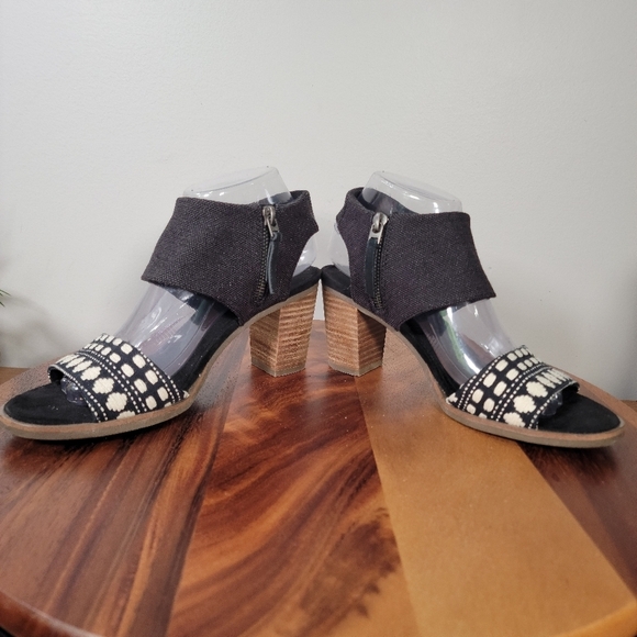 Toms Majorca Cut Out Sandals Size 8 Black Cream Boho Wood Block Heels - Picture 10 of 16